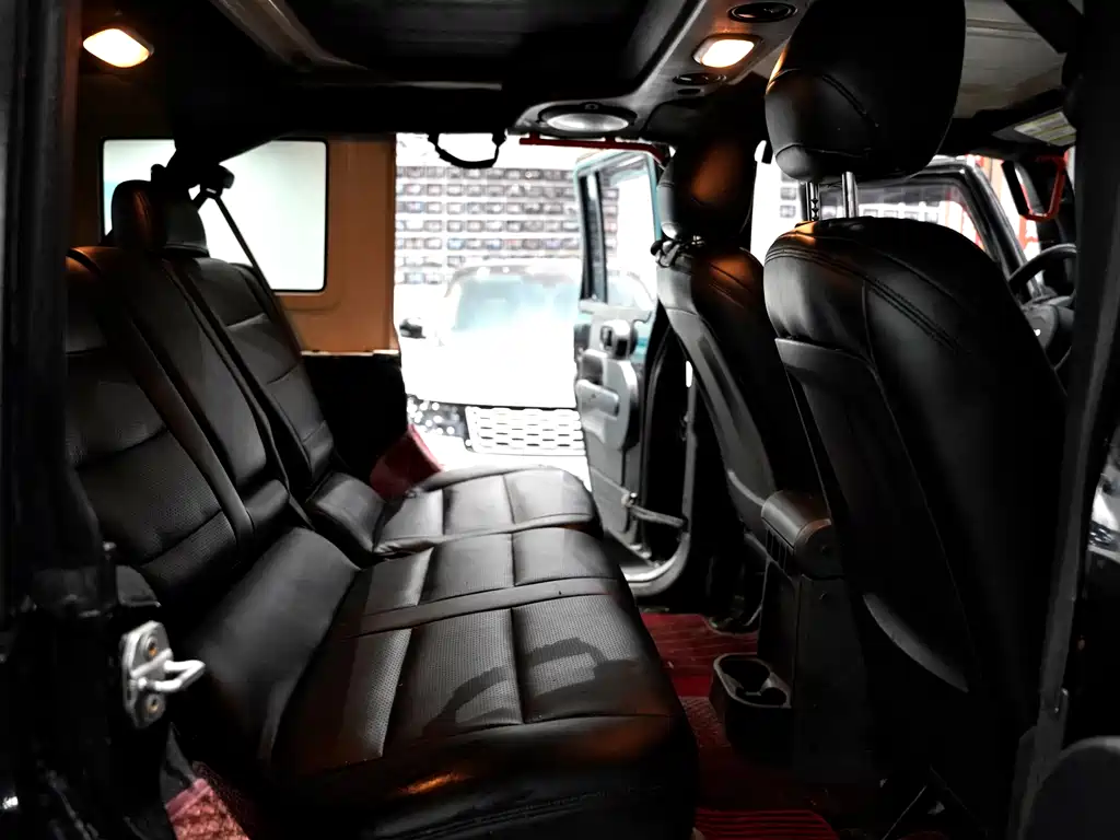 Jeep Wrangler 2009 — фото 11