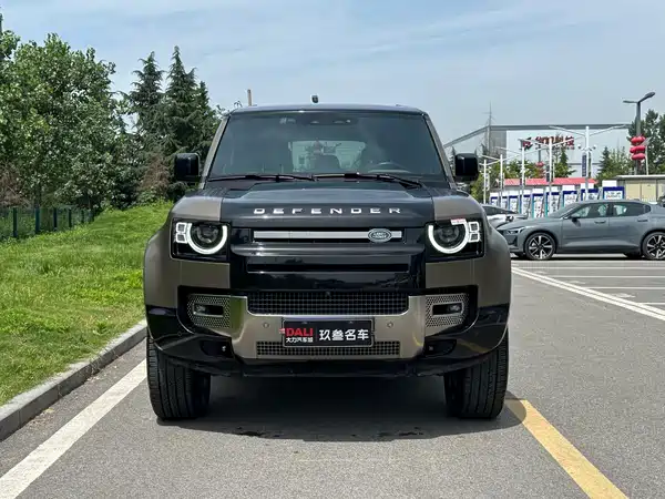 Land Rover Defender 2022
