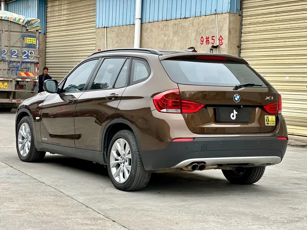 BMW X1 2011 — фото 7