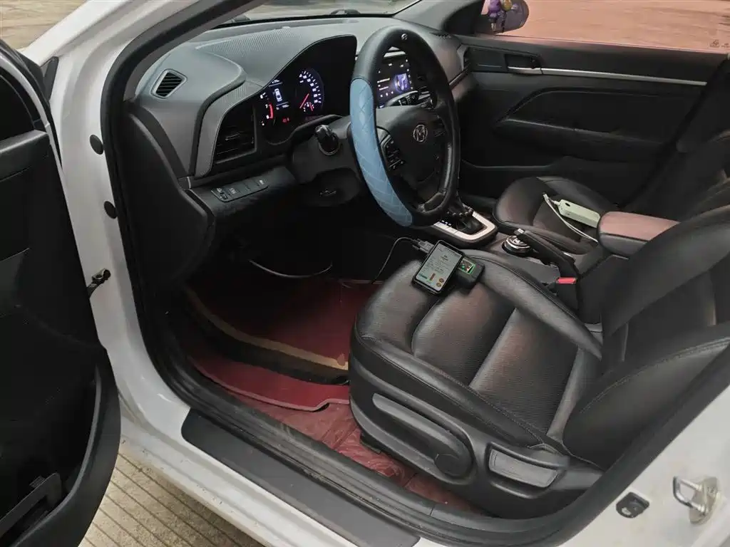 Hyundai Elantra 2020 — фото 16