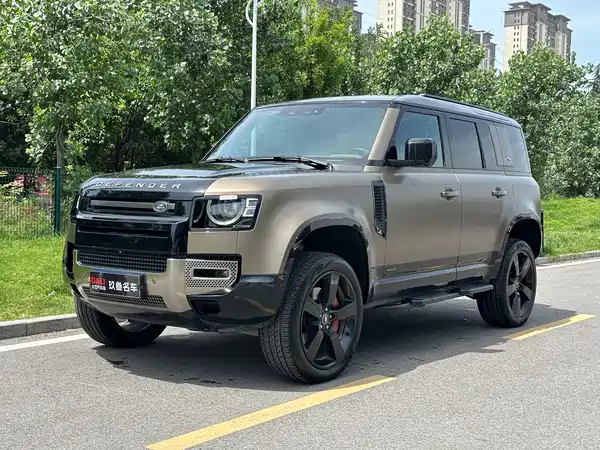 Land Rover Defender 2022