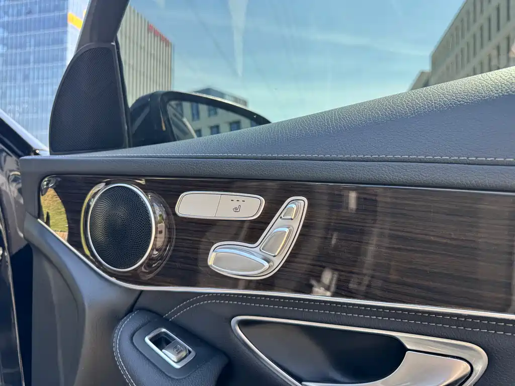 Mercedes-Benz GLC 2019 — фото 20