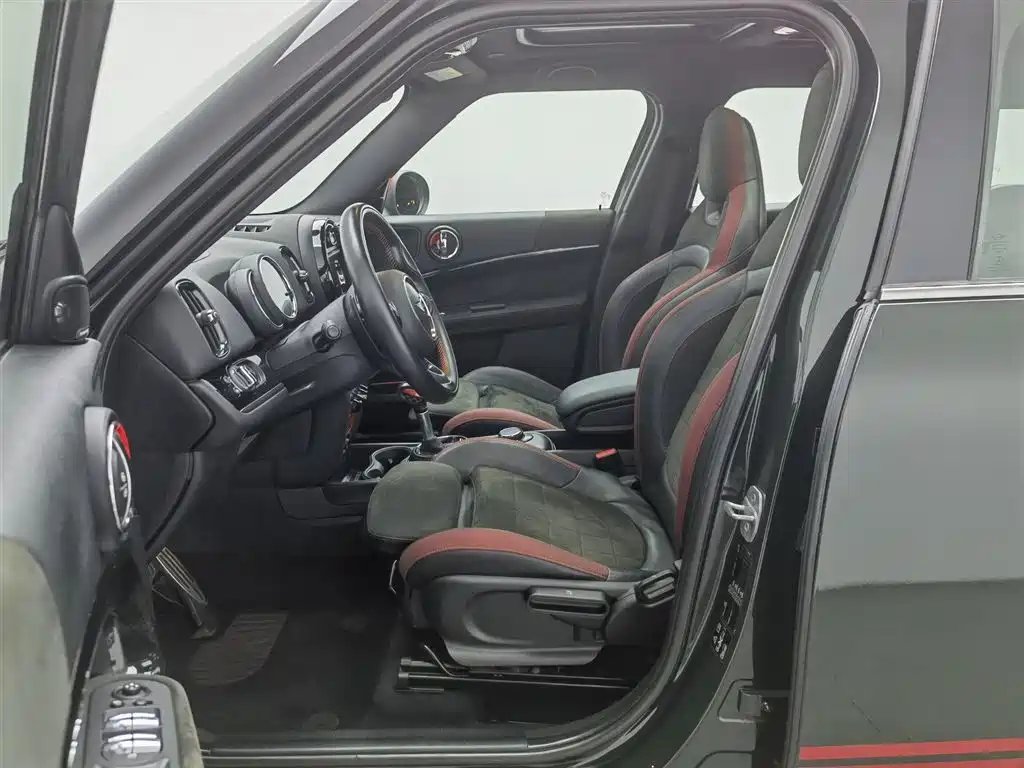 MINI JCW Countryman 2017 — фото 10