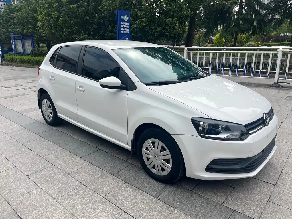 Volkswagen Polo 2016 — фото 11