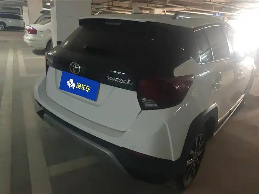 Toyota Yaris L 2022
