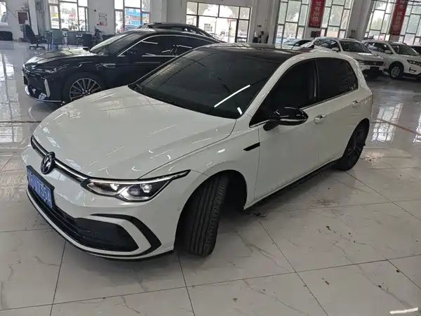 Volkswagen Golf 2025