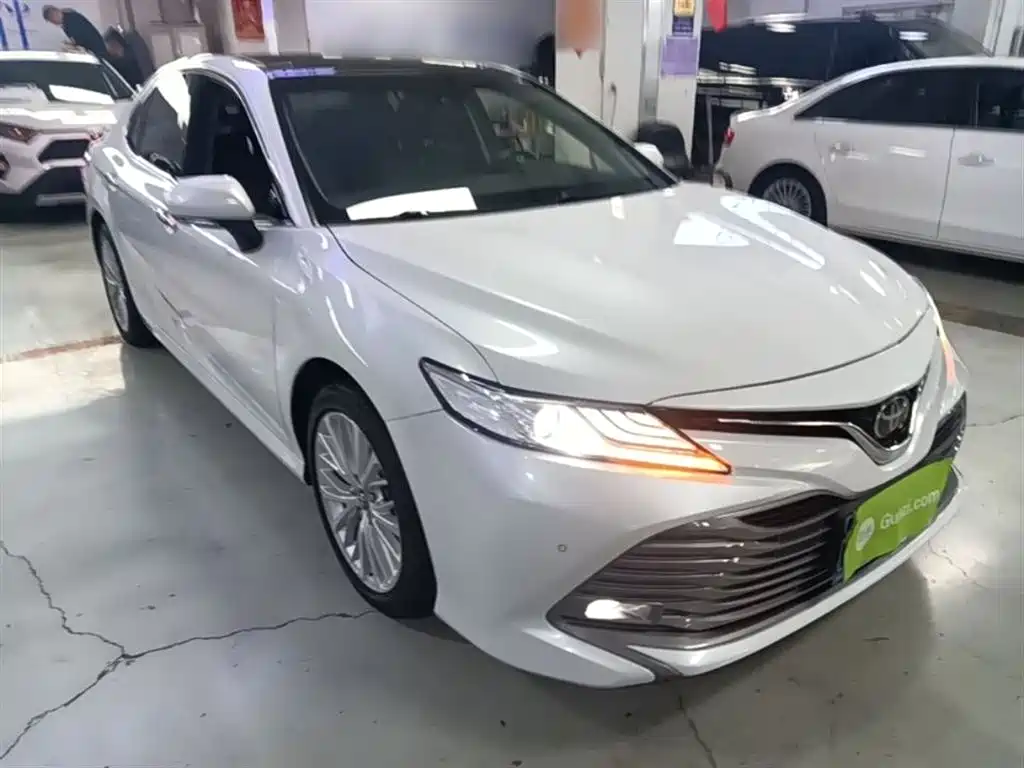 Toyota Camry 2020 — фото 4