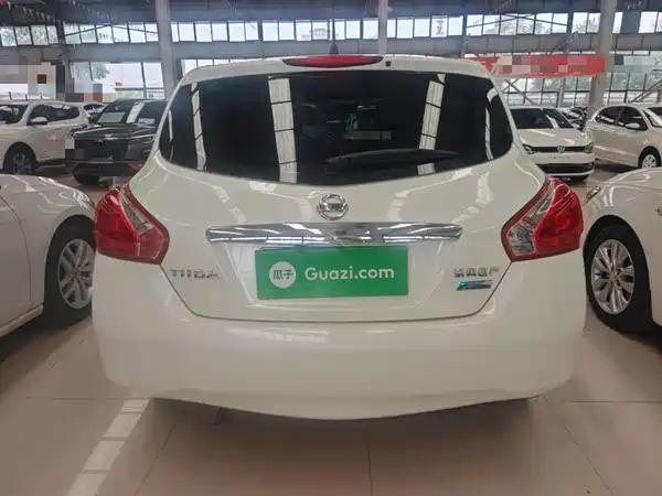 Nissan Tiida 2015