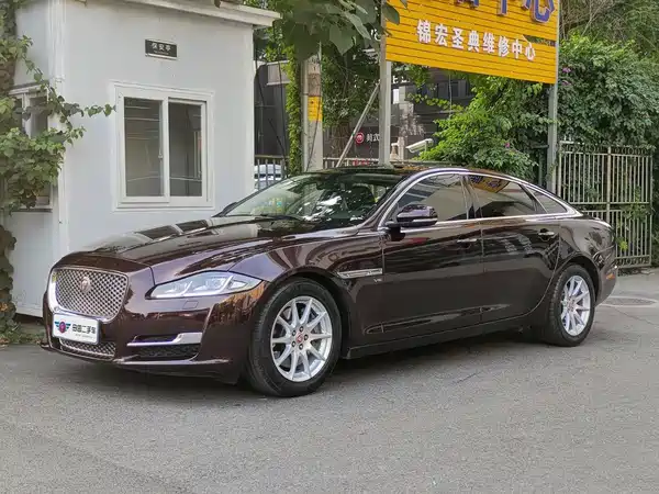 Jaguar XJ 2016