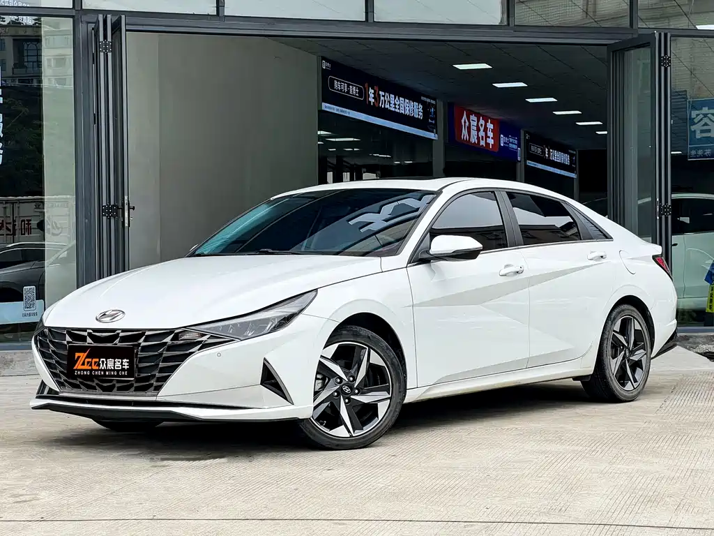 Hyundai Elantra 2022