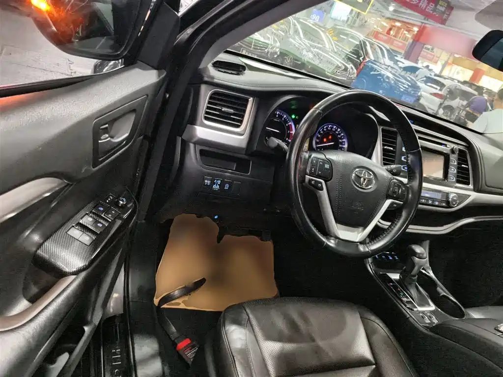 Toyota Highlander 2015 — фото 16