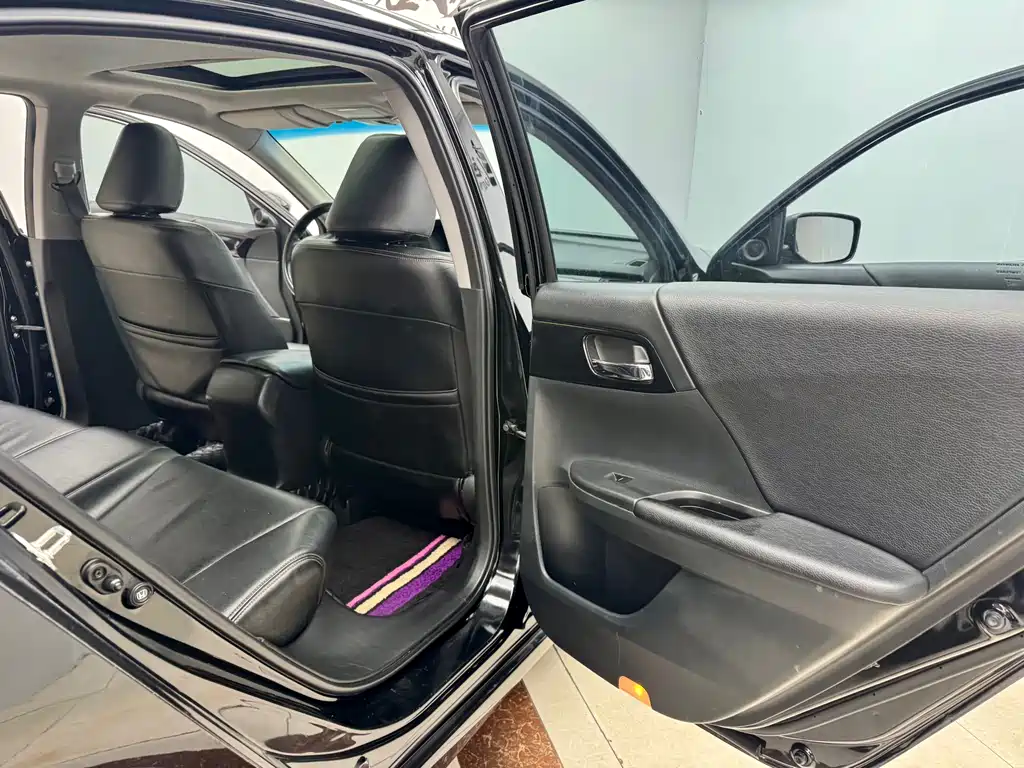 Honda Accord 2017 — фото 11