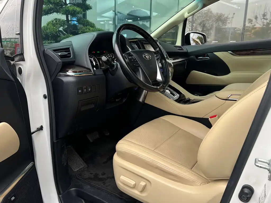 Toyota Alphard 2020 — фото 2