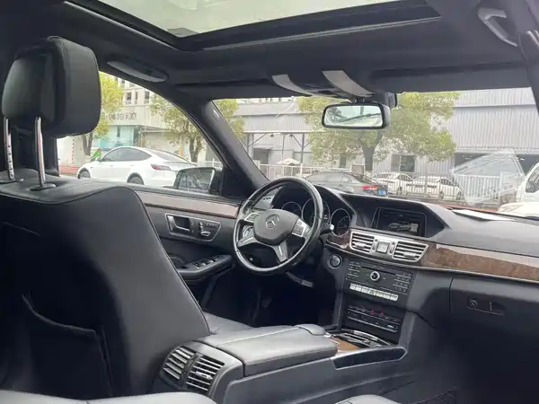 Mercedes-Benz E-Class 2015