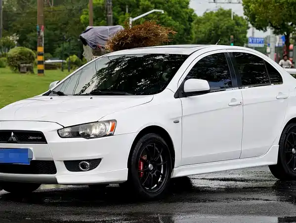 Mitsubishi Lancer EX 2011