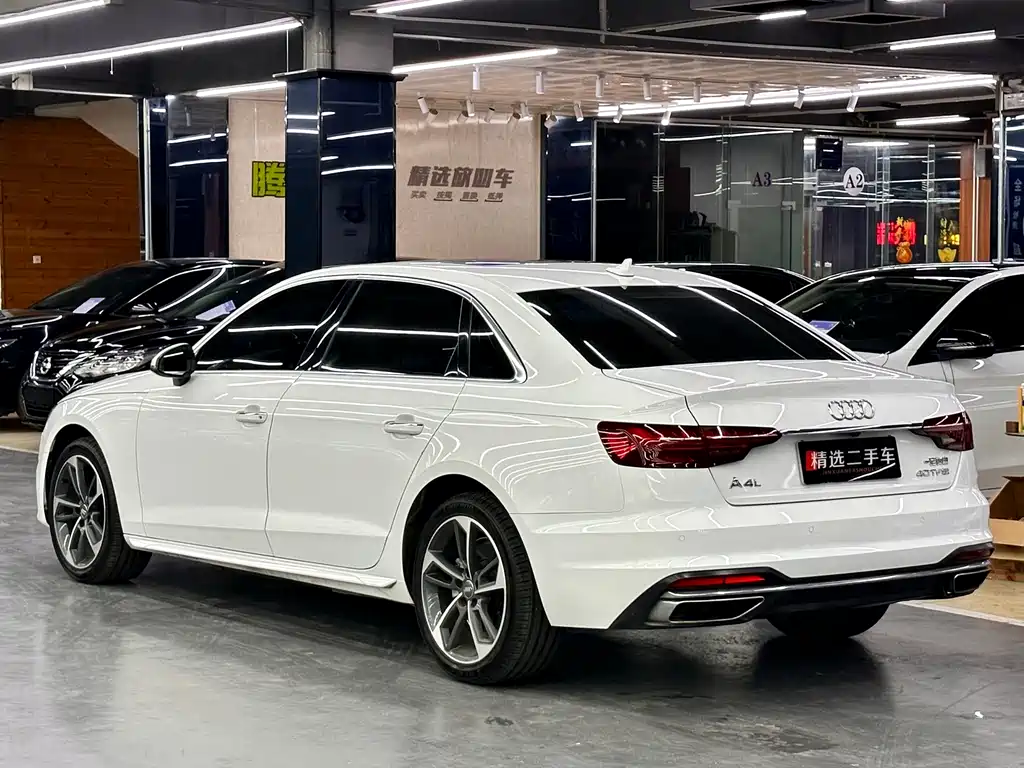 Audi A4L 2021 — фото 5