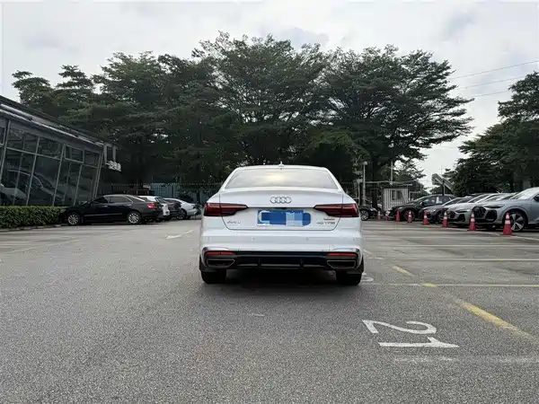 Audi A4L 2021