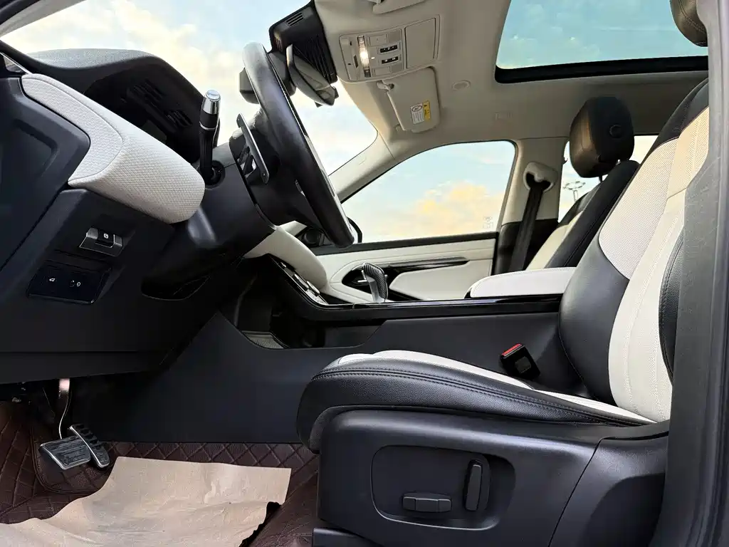 Land Rover Evoque 2022 — фото 19
