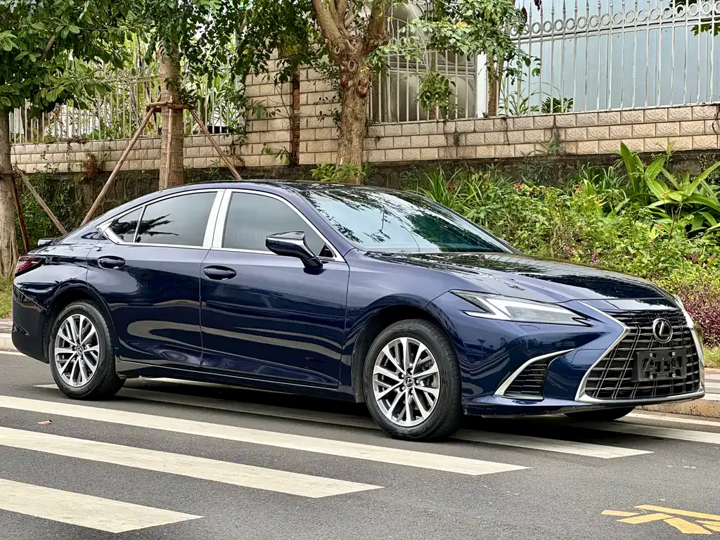 Lexus ES 2025 — фото 2