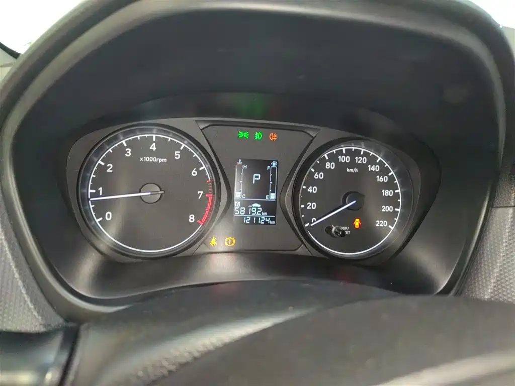 Hyundai Verna 2018 — фото 8