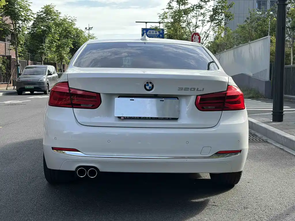 BMW 3 Series 2017 — фото 16