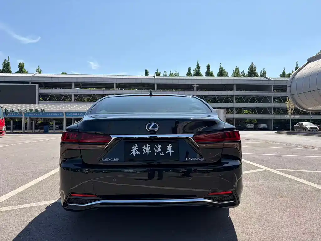 Lexus LS 2019 — фото 8