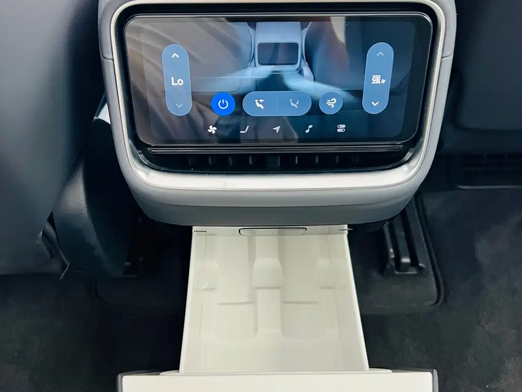 Xiaomi YU7 2026 — фото 17