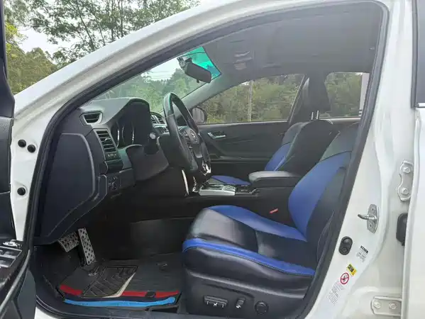 Toyota Reiz 2013