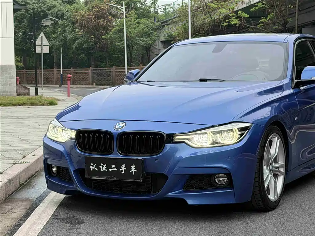 BMW 3 Series 2018 — фото 12