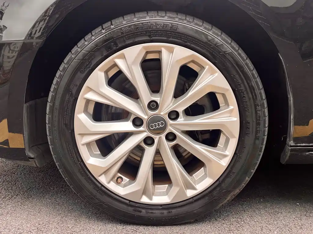 Audi A4L 2019