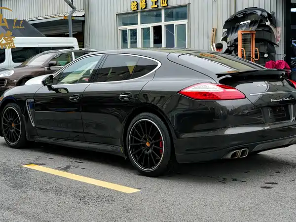 Porsche Panamera 2012