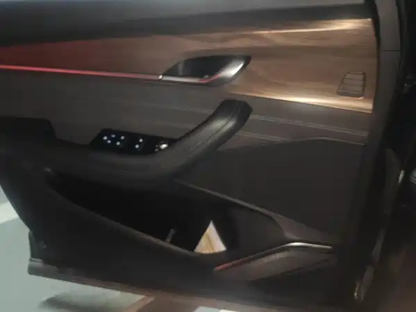 Geely Xingyue L 2025
