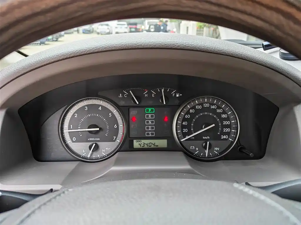 Toyota Land Cruiser 2019 — фото 12