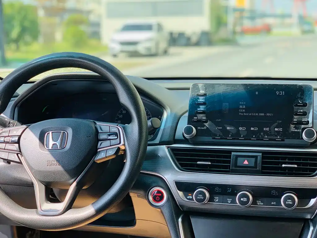 Honda Accord 2019 — фото 18