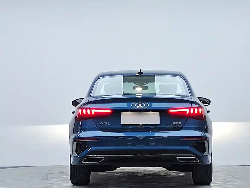 Audi A3 2023 — фото 5