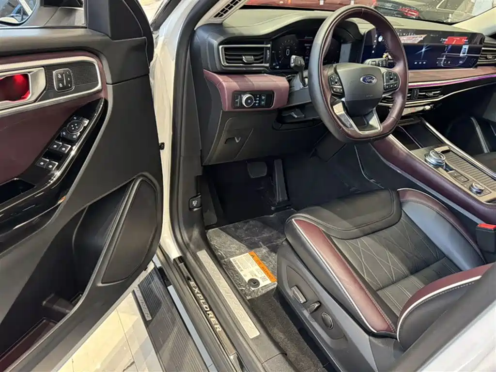 Ford Explorer 2023 — фото 14