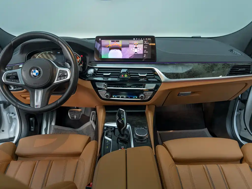 BMW 6 Series GT 2023 — фото 11