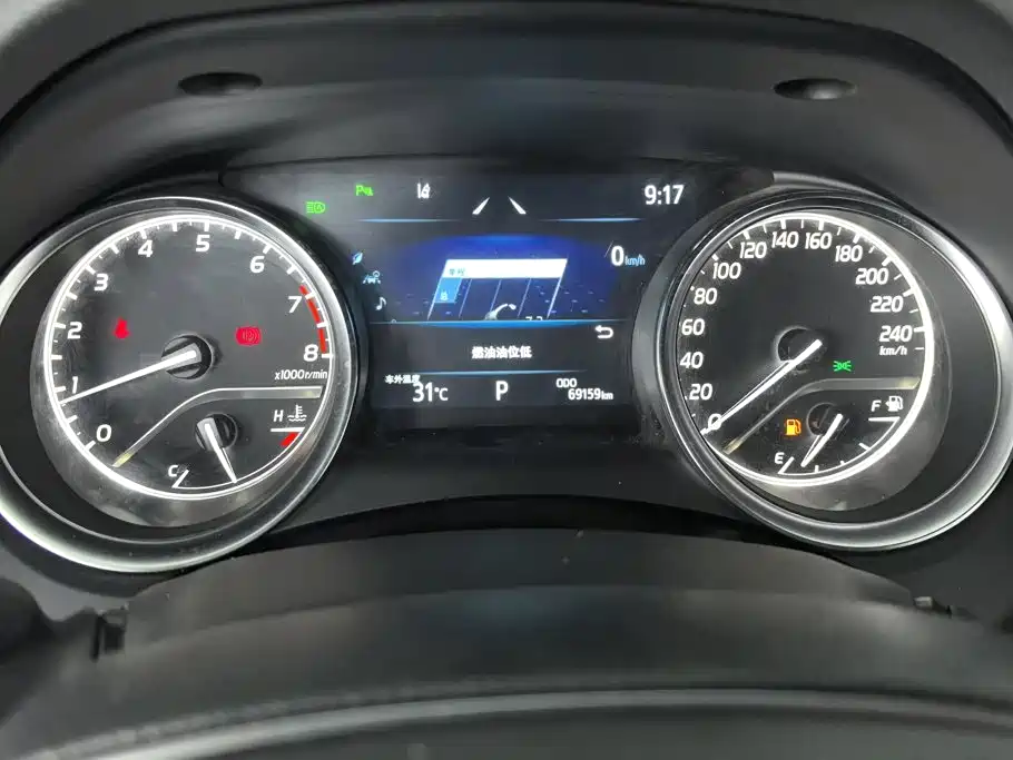 Toyota Camry 2023 — фото 14