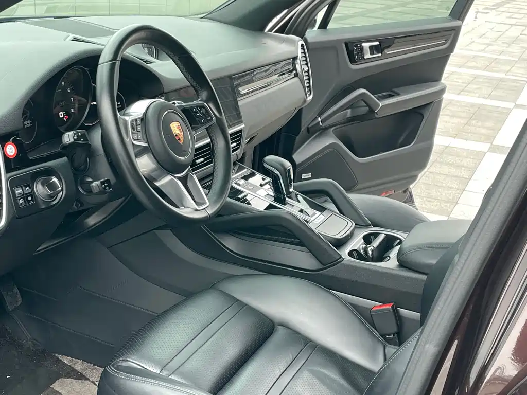 Porsche Cayenne 2018 — фото 6