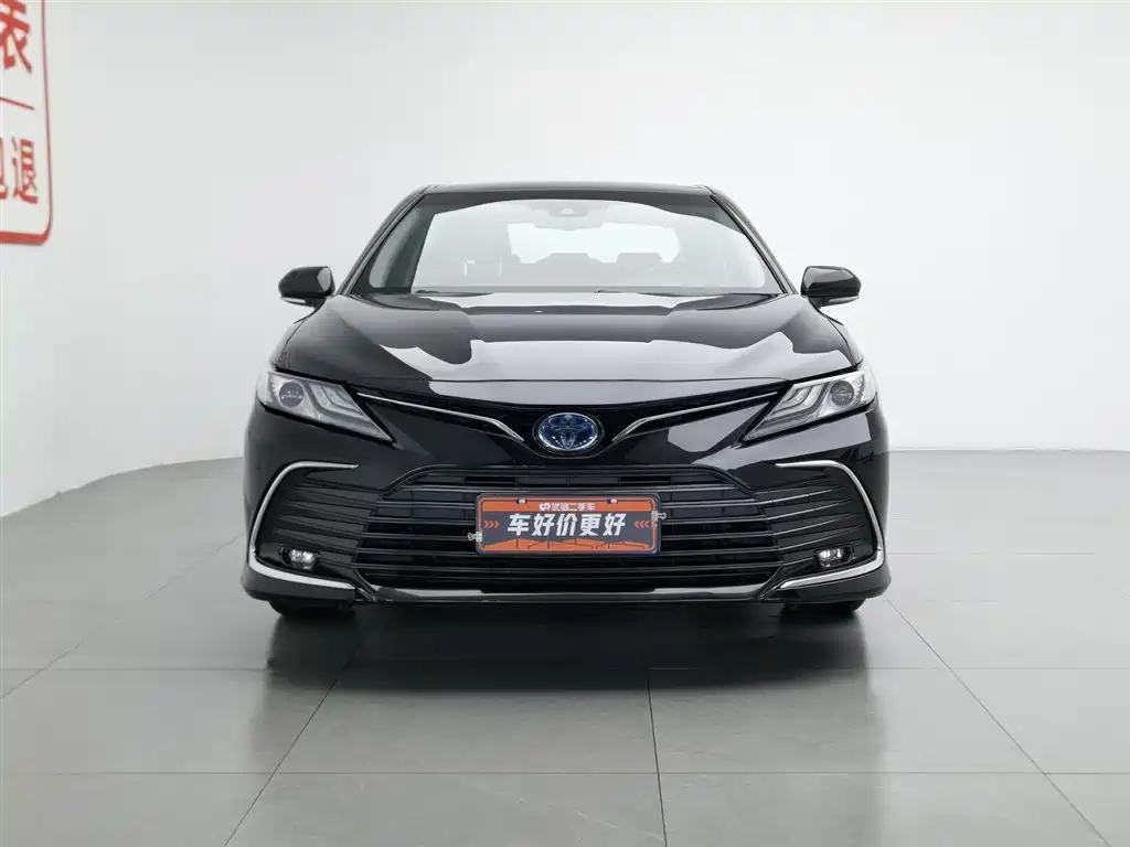 Toyota Camry 2022 — фото 3
