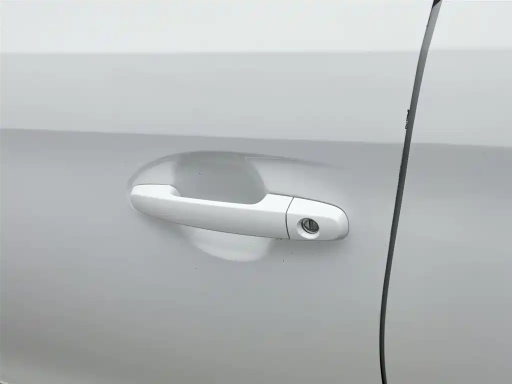 Toyota Yaris L 2018 — фото 18