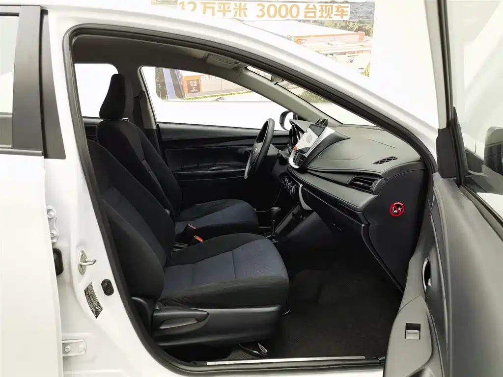 Toyota Yaris L 2018 — фото 23