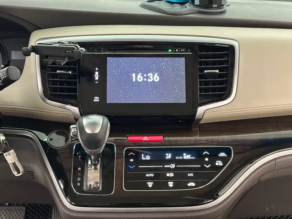 Honda Odyssey 2017 — фото 17