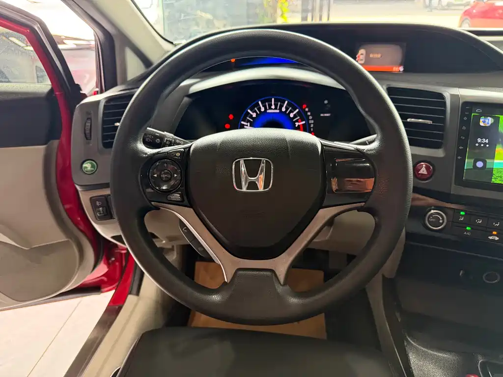 Honda Civic 2014 — фото 9
