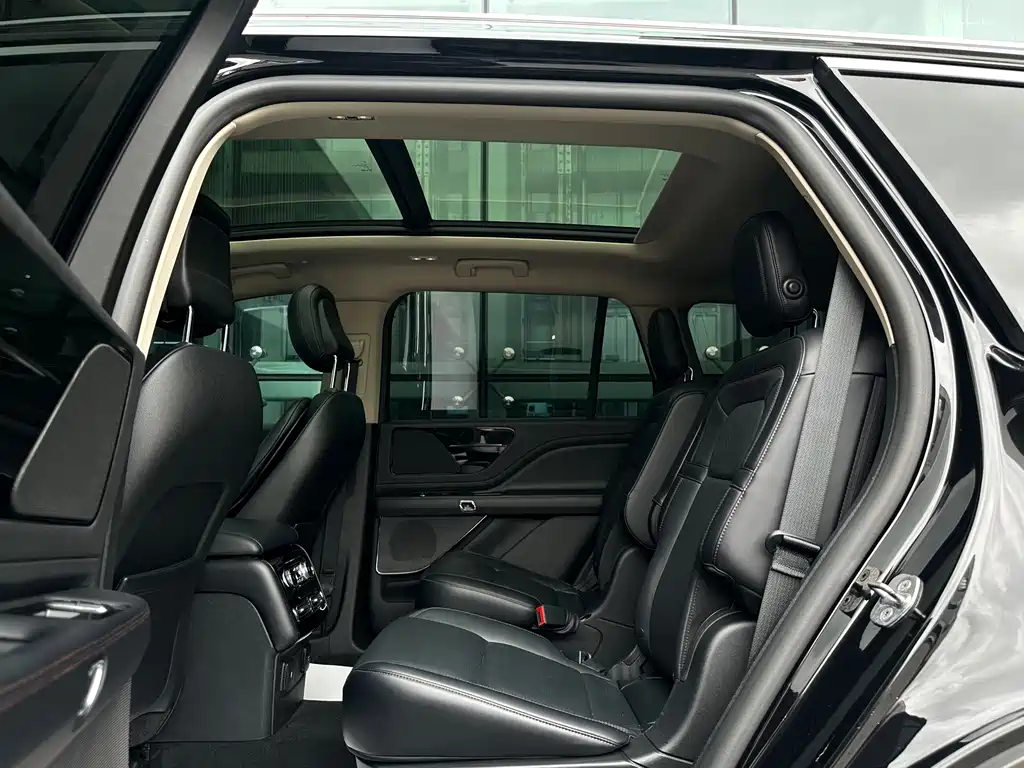 Lincoln Aviator 2020 — фото 18