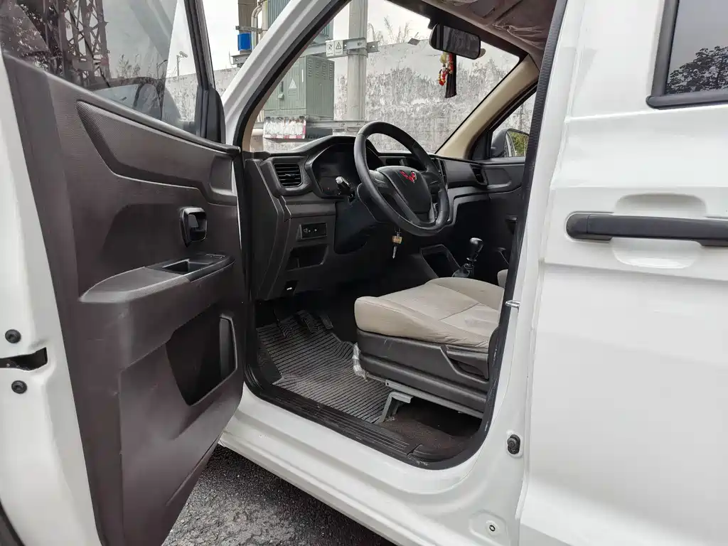 Wuling Hongguang V 2022