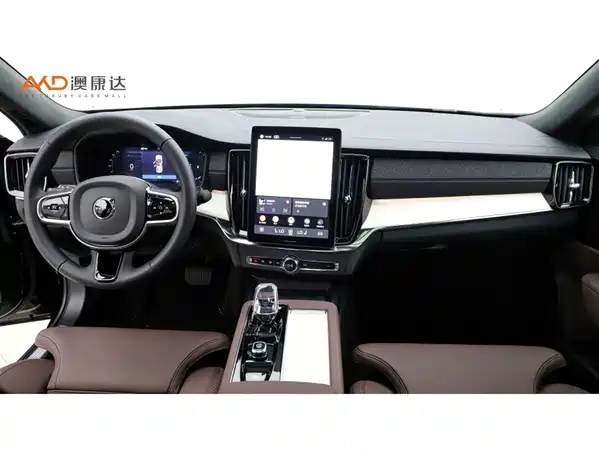 Volvo S90 2025