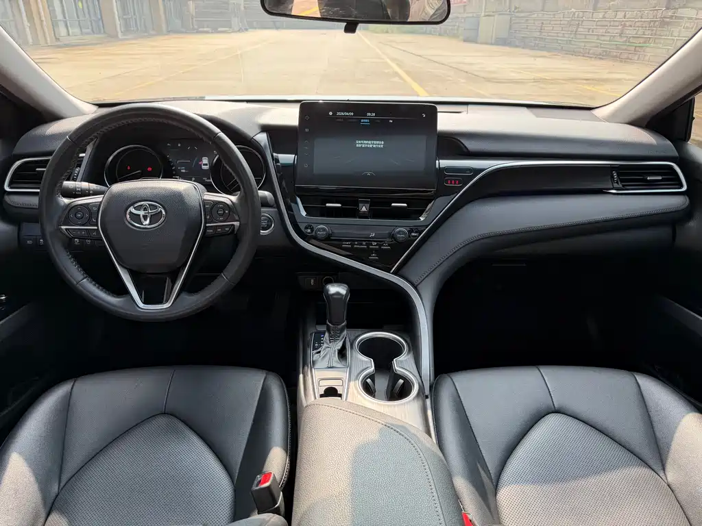 Toyota Camry 2021 — фото 6