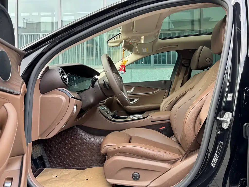 Mercedes-Benz E-Class 2020 — фото 13