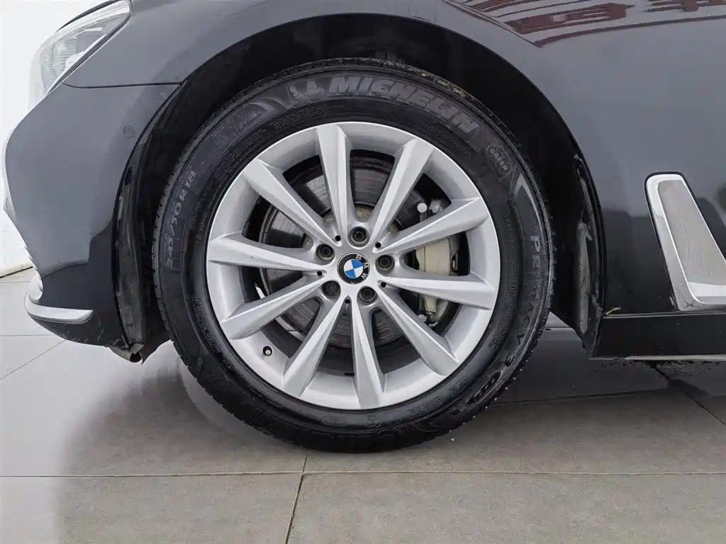 BMW 7 Series 2017 — фото 17